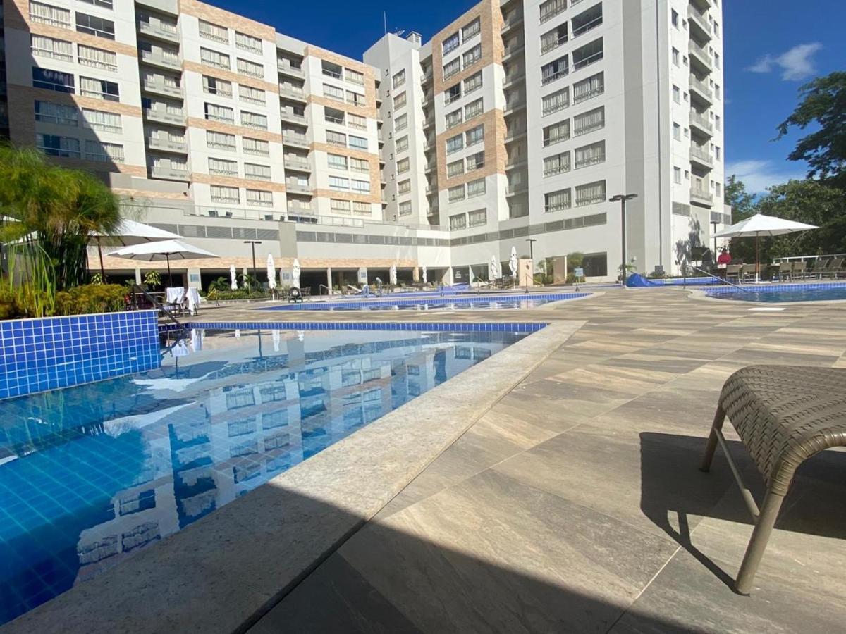 Flat Park Veredas Com Vista Serra Com Geladeira E Fogao Apartment